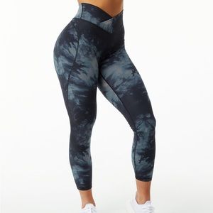 Alphalate surface power legging
